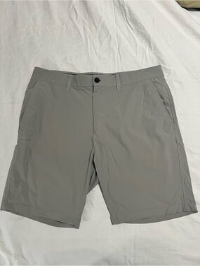 Kenneth Cole Golf Shorts